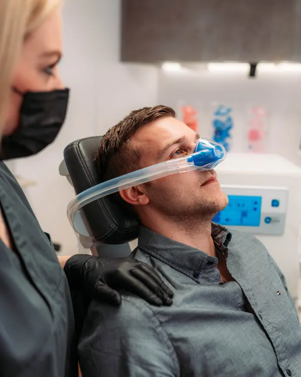 Wie wirkt die Lachgassedierung auf den Patienten